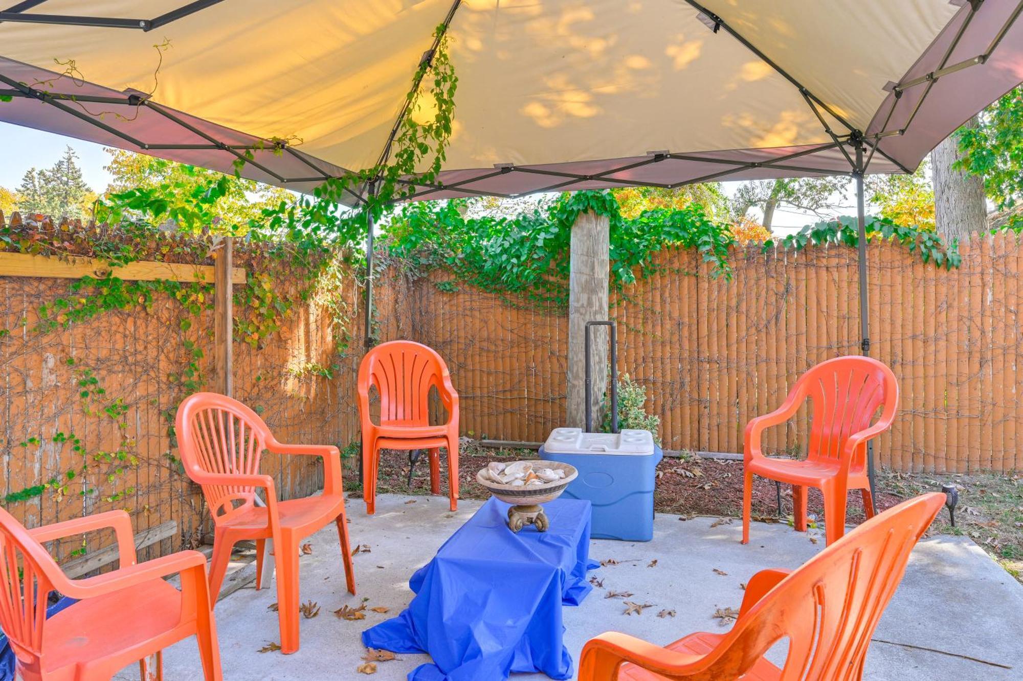 Central Elmont Studio With Great Outdoor Space! Eksteriør bilde